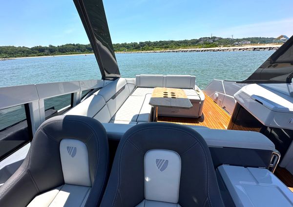 Fairline F//Line 33 image