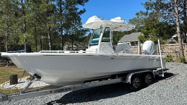 Everglades 253 Center Console 