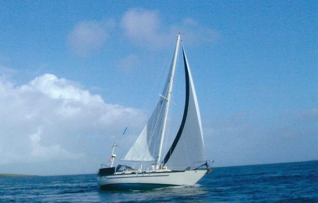 Pacific Seacraft Crealock 37 - main image