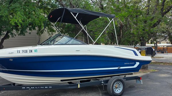 Bayliner VR4 Bowrider I/O 
