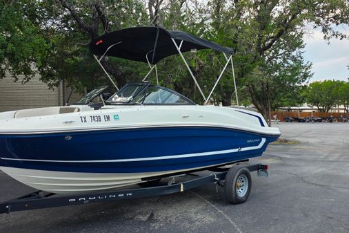 Bayliner VR4 Bowrider I/O image