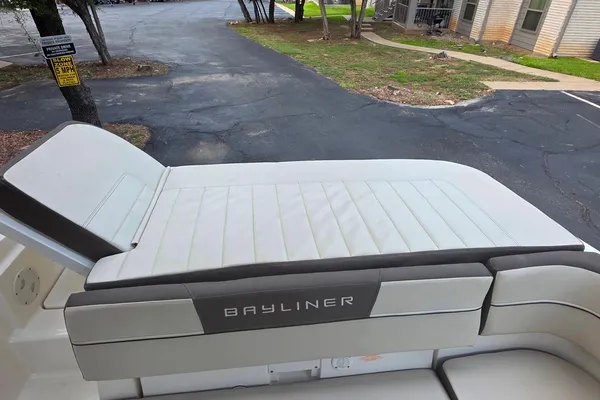 Bayliner VR4 Bowrider I/O image