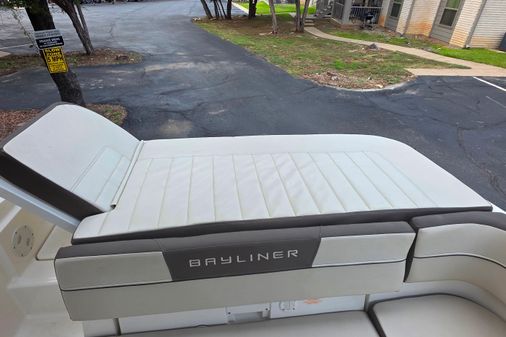 Bayliner VR4 Bowrider I/O image