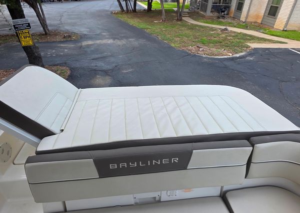 Bayliner VR4 Bowrider I/O image