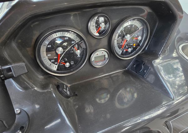 Bayliner VR4 Bowrider I/O image