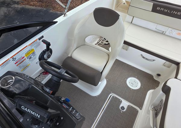 Bayliner VR4 Bowrider I/O image