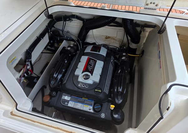 Bayliner VR4 Bowrider I/O image