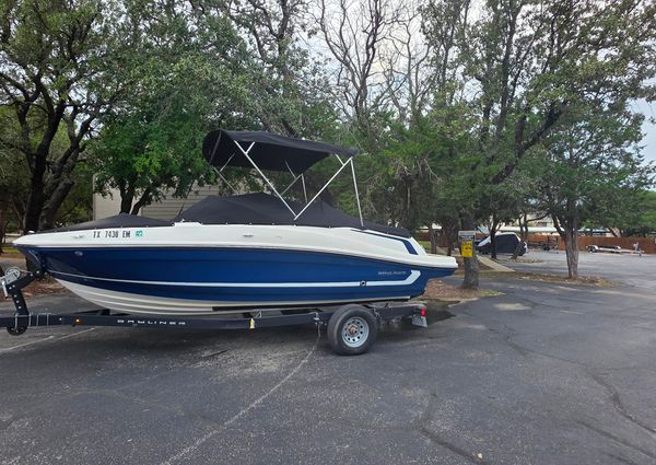 Bayliner VR4 Bowrider I/O image