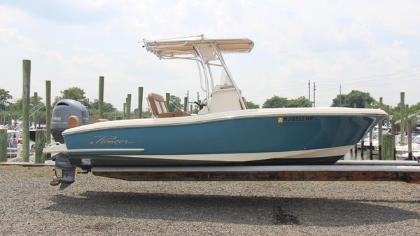 Pioneer 202 Sportfish