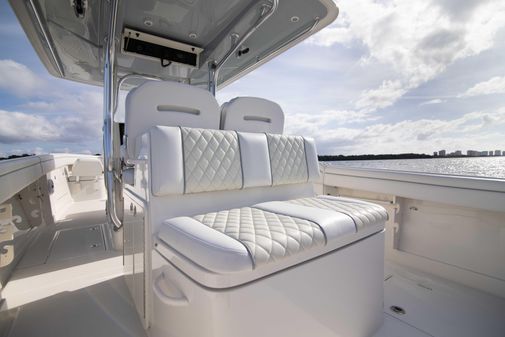 Jupiter 38 center console image