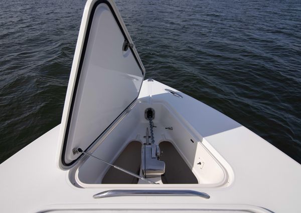 Jupiter 38 center console image