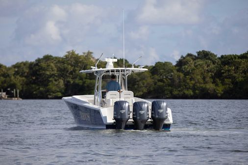 Jupiter 38 center console image