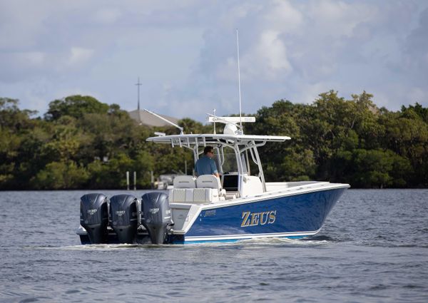 Jupiter 38 center console image