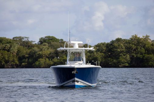 Jupiter 38 center console image