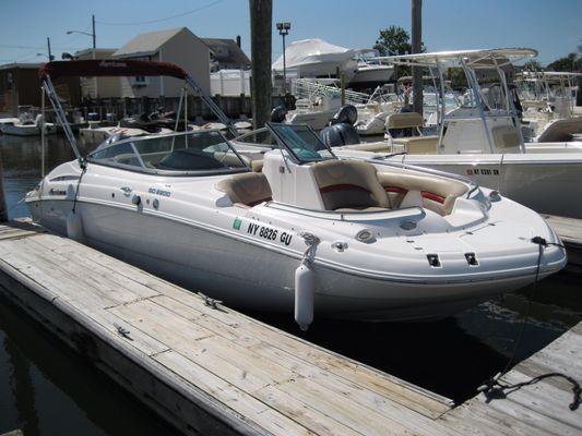 Hurricane 2200 Sundeck - main image