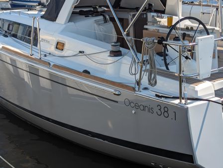 Beneteau Oceanis 38.1 image