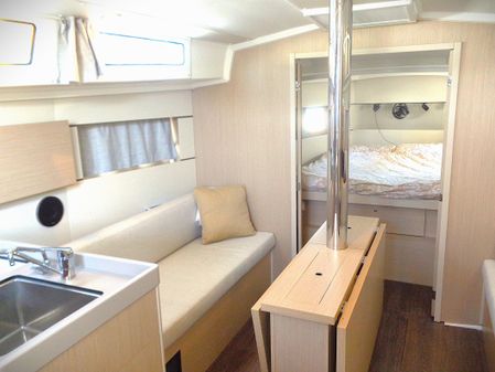 Beneteau Oceanis 38.1 image