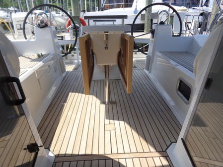 Beneteau Oceanis 38.1 image