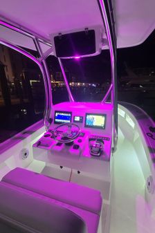 Front Runner 26 Center Console image