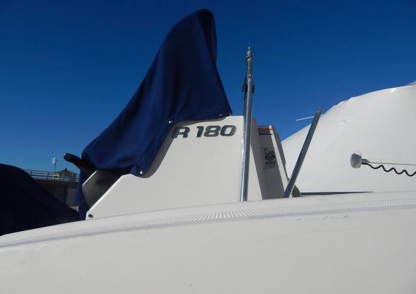 Robalo R180-CENTER-CONSOLE image