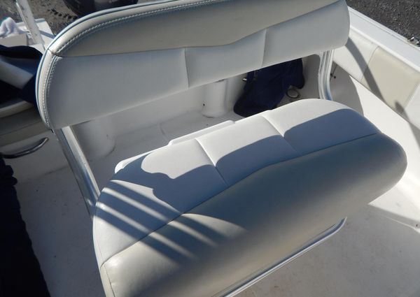 Robalo R180-CENTER-CONSOLE image