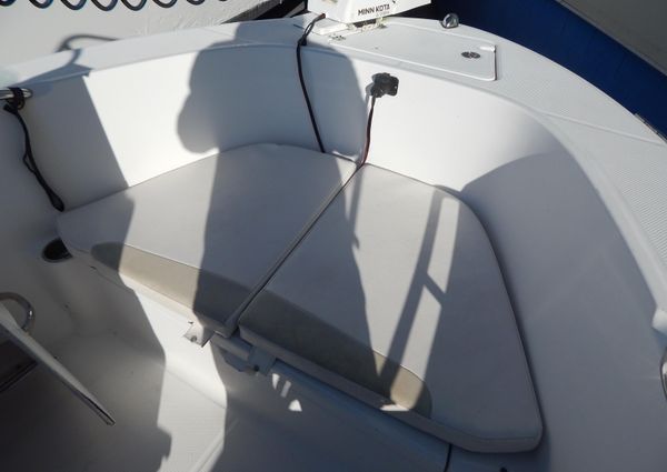 Robalo R180-CENTER-CONSOLE image