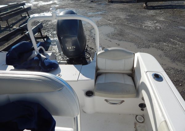 Robalo R180-CENTER-CONSOLE image