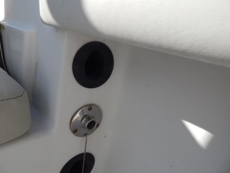 Robalo R180-CENTER-CONSOLE image