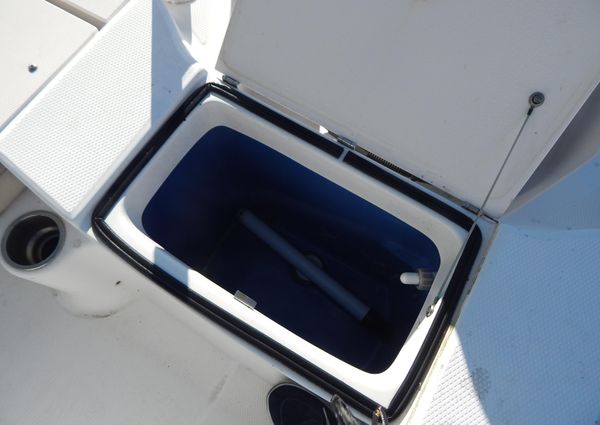 Robalo R180-CENTER-CONSOLE image