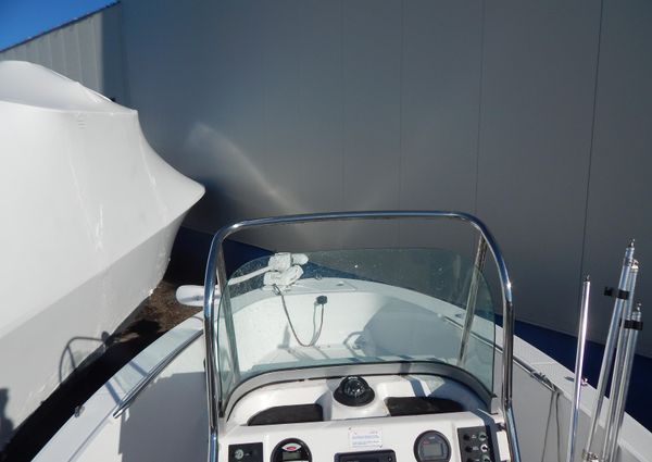 Robalo R180-CENTER-CONSOLE image