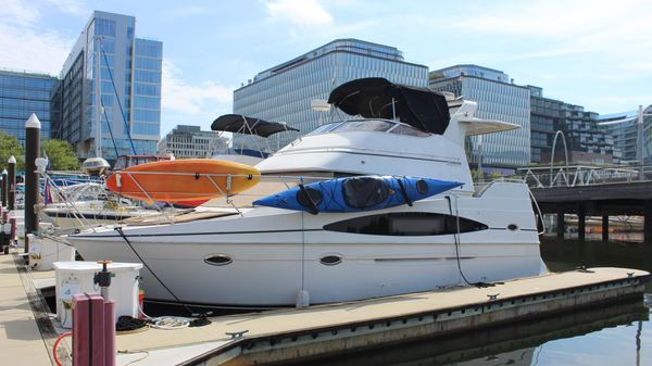 Carver 346 Motor Yacht