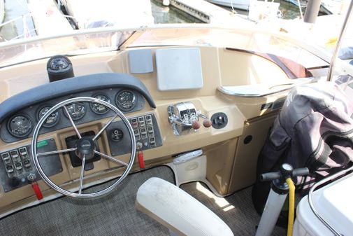 Carver 346 Motor Yacht image