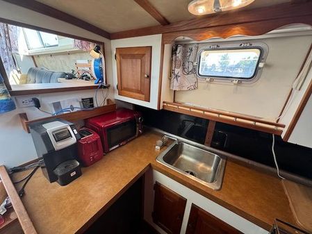 Mainship 34 image