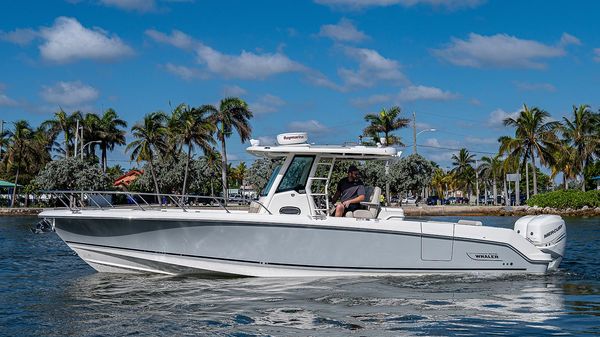 Boston Whaler 330