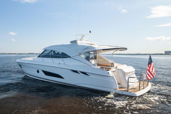 Riviera 4800 Sport Yacht - main image