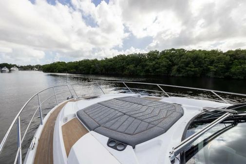 Sunseeker Predator 60 EVO image