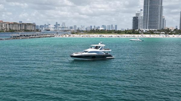 Azimut 60 fly