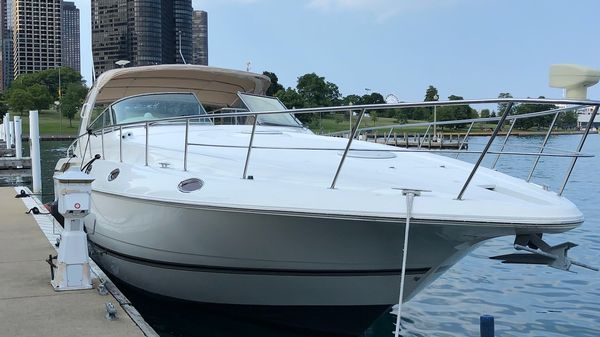 Cruisers Yachts 4270