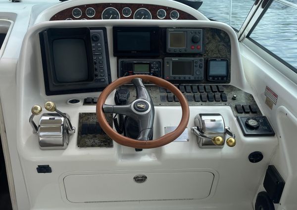 Sea Ray 370 image