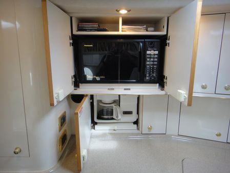 Sea Ray 370 image