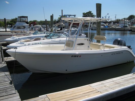 Cobia 220 Center Console - main image