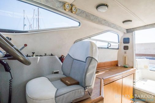 Sealine 310 Statesman image