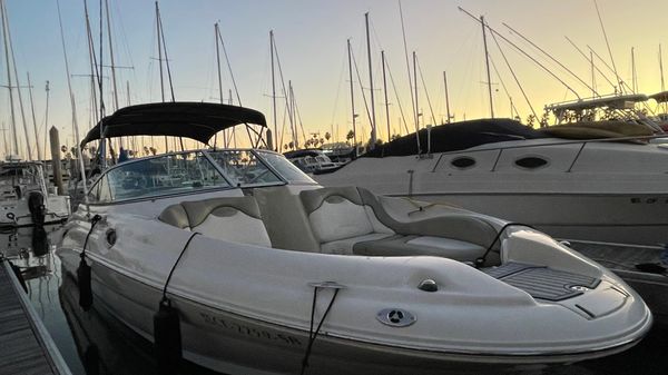 Sea Ray SUNDECK 270