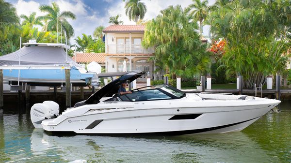 Cruisers Yachts 338