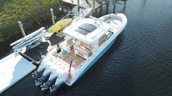 Boston Whaler 380 Realm