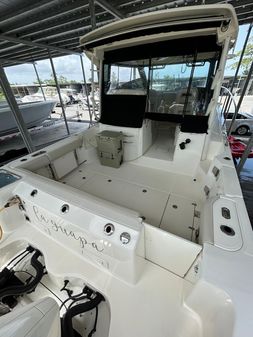 Boston Whaler 325 Conquest image