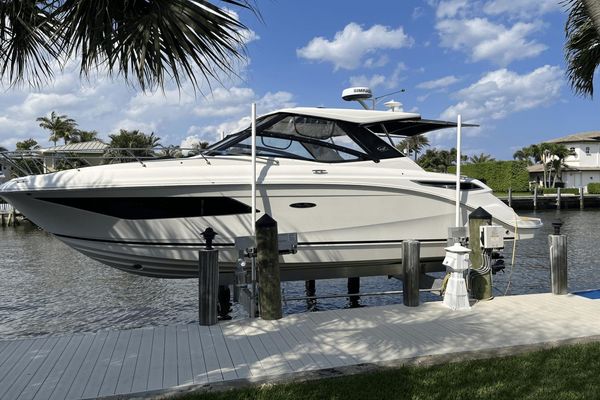 Sea Ray 320 Sundancer - main image