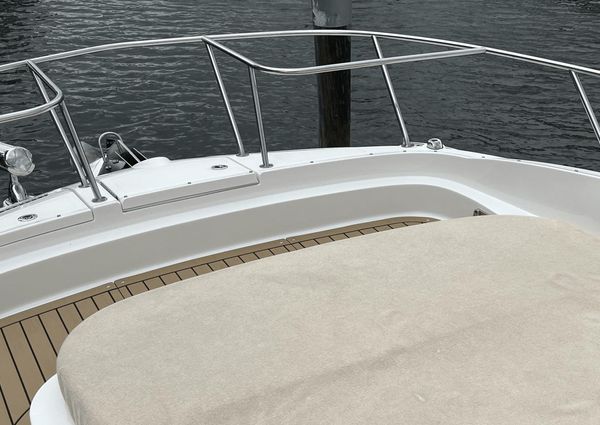 Sea Ray 320 Sundancer image