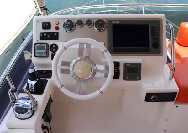 Azimut 38 image