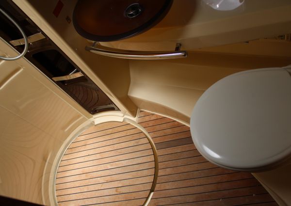 Azimut 38 image